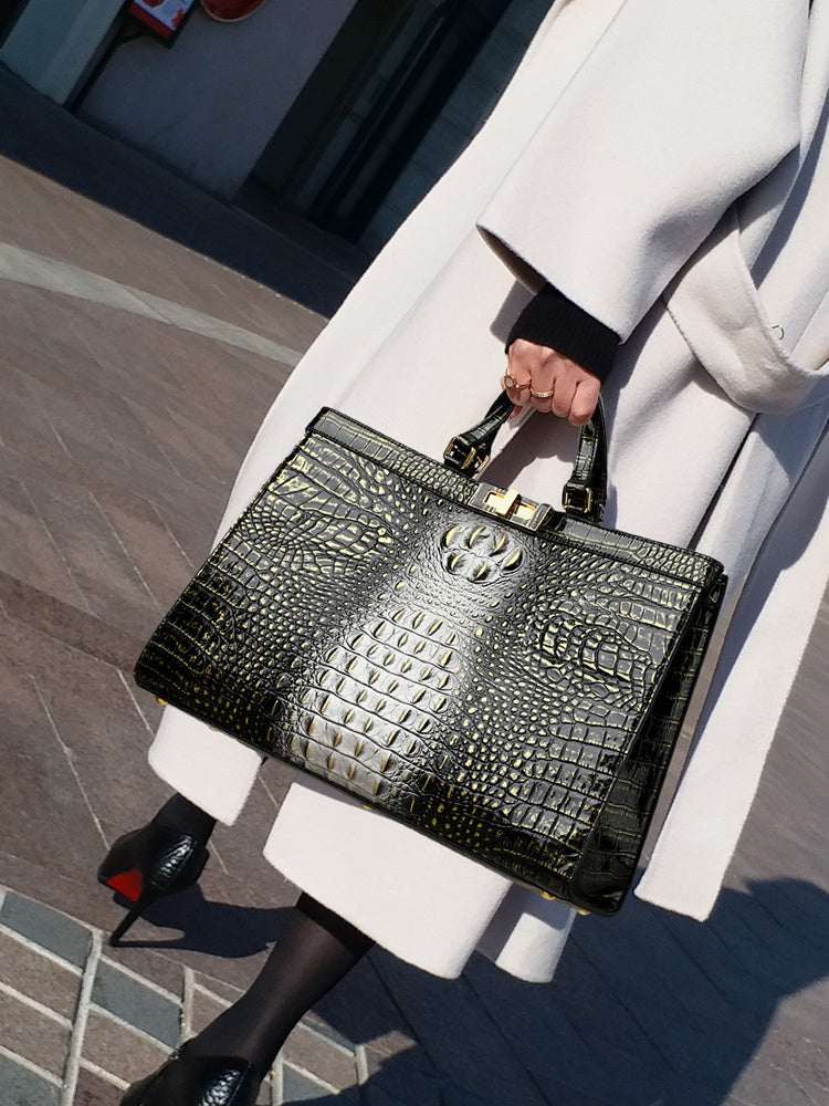 Sac fourre-tout en relief Clara Croc